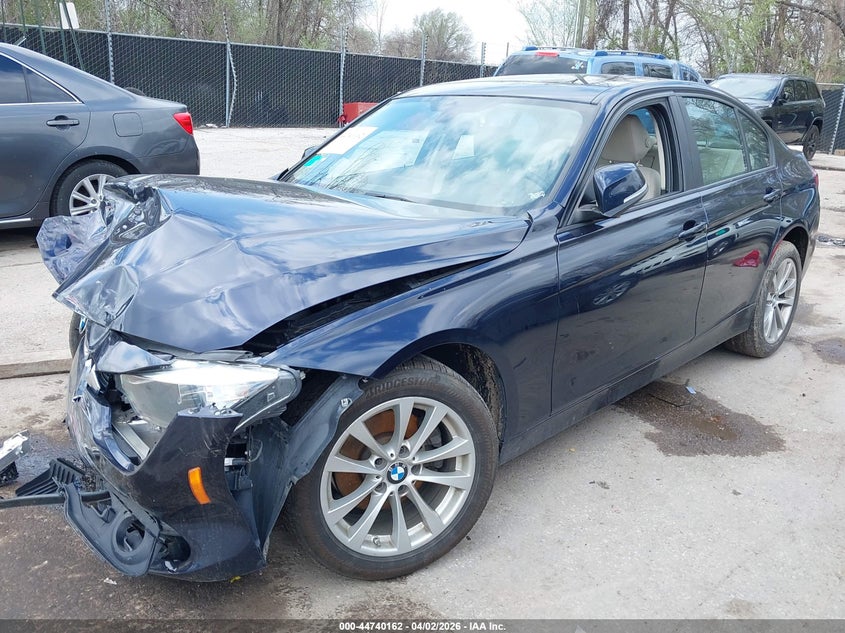 2016 BMW 3er VIN WBA8E5G55GNU21547 IAAI salvage auction — RIGHT FRONT, Wait Title, sold $500 on 2026-07-29 (photo 2)