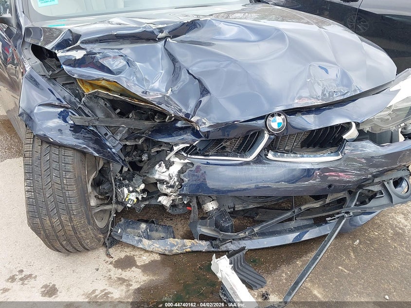 2016 BMW 3er VIN WBA8E5G55GNU21547 IAAI salvage auction — RIGHT FRONT, Wait Title, sold $500 on 2026-07-29 (photo 6)