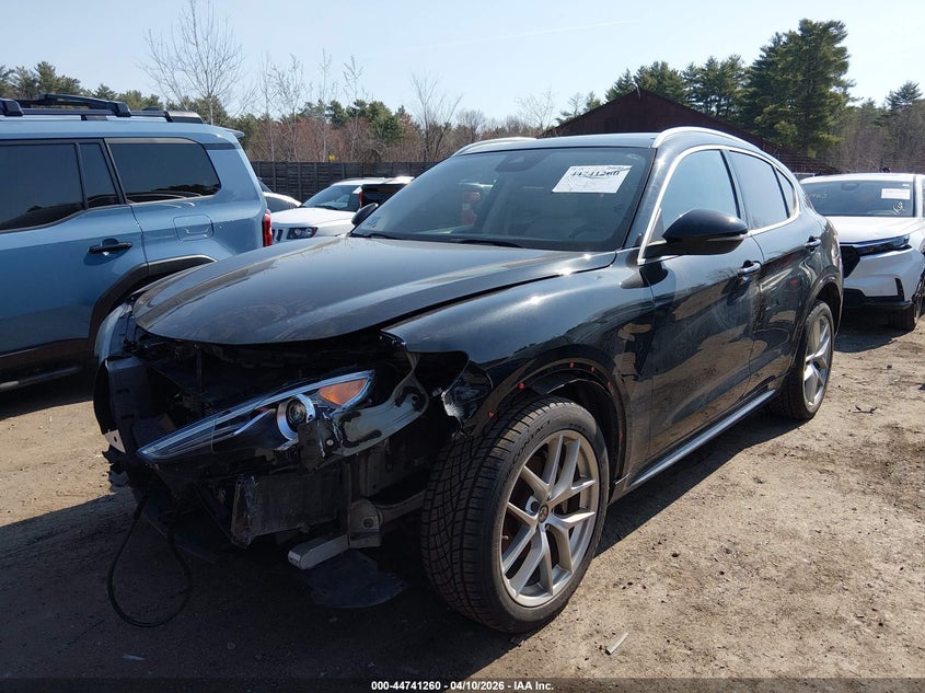 2021 Alfa romeo Stelvio VIN ZASPAKBN4M7D19521 IAAI salvage auction — FRONT END, Salvage (Idaho), sold $6,300 on 2026-07-31 (photo 2)