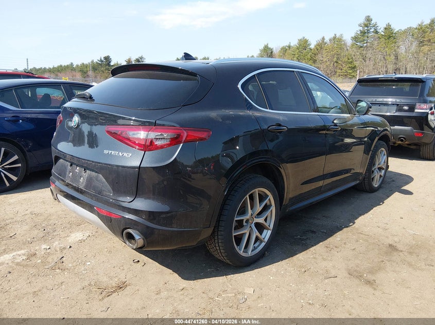 2021 Alfa romeo Stelvio VIN ZASPAKBN4M7D19521 IAAI salvage auction — FRONT END, Salvage (Idaho), sold $6,300 on 2026-07-31 (photo 4)