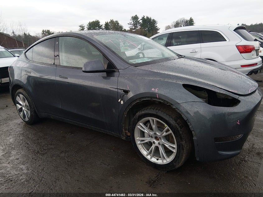 2023 Tesla Model y VIN 7SAYGDEE8PA033933 IAAI salvage auction — FRONT END, Salvage (New Hampshire), sold $10,975 on 2026-07-09 (photo 1)
