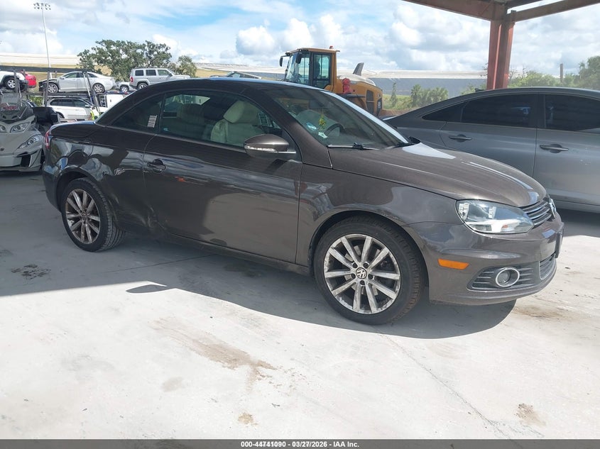 2013 Volkswagen Eos VIN WVWBW8AHXDV001529 IAAI salvage auction — RIGHT SIDE, Rebuildable (Florida), sold $25 on 2026-07-21 (photo 1)