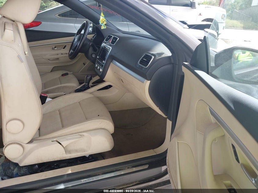 2013 Volkswagen Eos VIN WVWBW8AHXDV001529 IAAI salvage auction — RIGHT SIDE, Rebuildable (Florida), sold $25 on 2026-07-21 (photo 5)