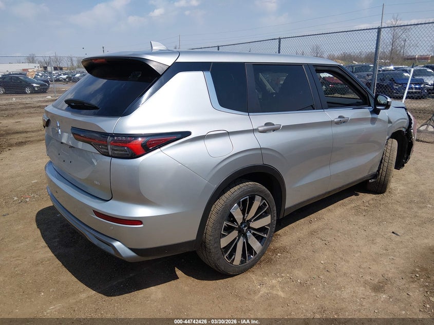 2025 Mitsubishi Outlander VIN JA4J3VA86SZ015916 IAAI salvage auction — FRONT END, Wait Title, sold $9,550 on 2026-08-24 (photo 4)