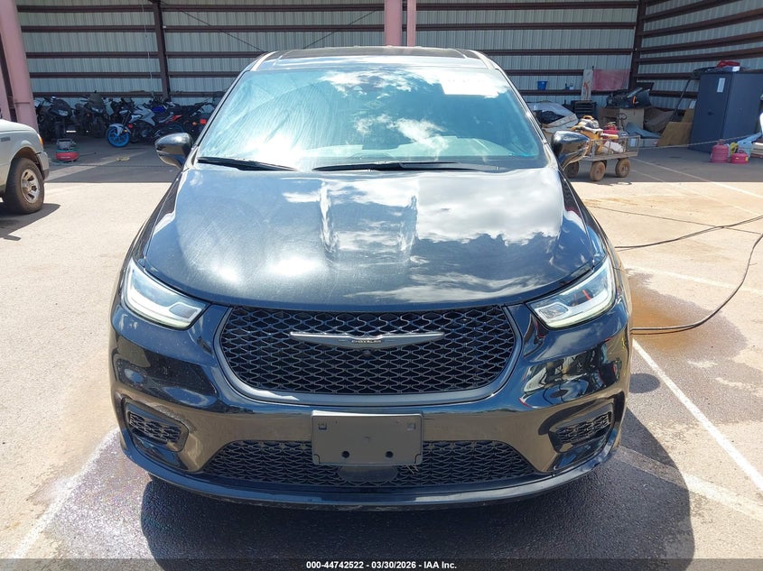 2022 Chrysler Pacifica VIN 2C4RC1L7XNR214231 IAAI salvage auction — WATER/FLOOD, Wait Title, sold $3,175 on 2026-08-18 (photo 6)