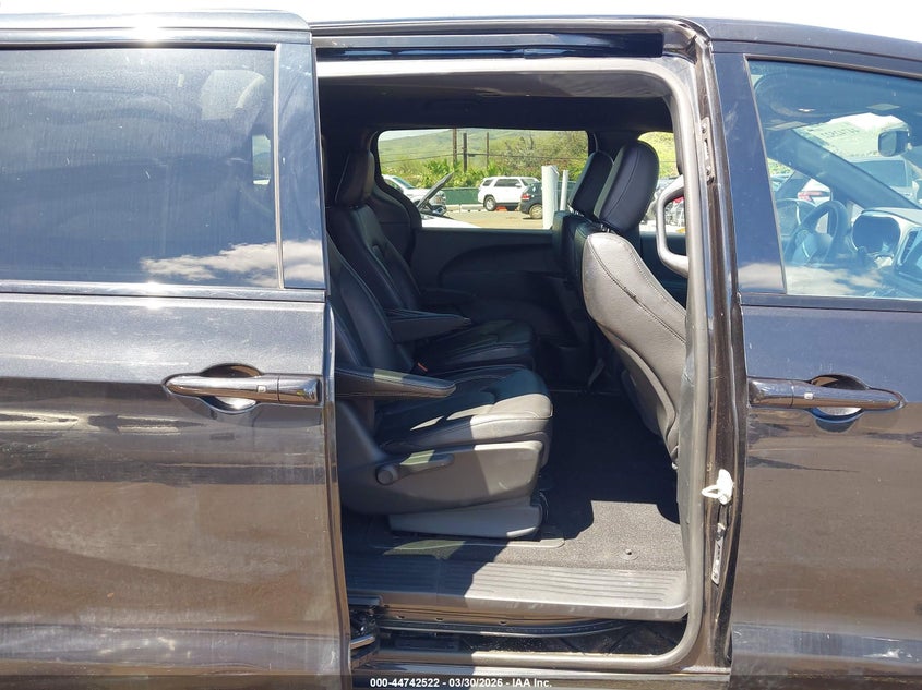 2022 Chrysler Pacifica VIN 2C4RC1L7XNR214231 IAAI salvage auction — WATER/FLOOD, Wait Title, sold $3,175 on 2026-08-18 (photo 8)