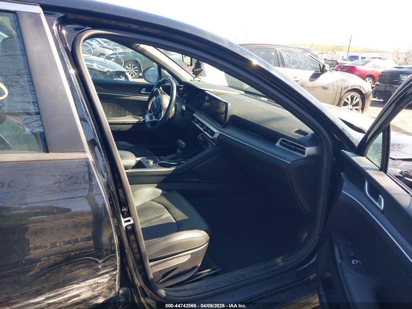 2022 Kia K5 VIN 5XXG64J20NG148885 IAAI salvage auction — SIDE, Wait Title, sold $4,200 on 2026-07-31 (photo 5)