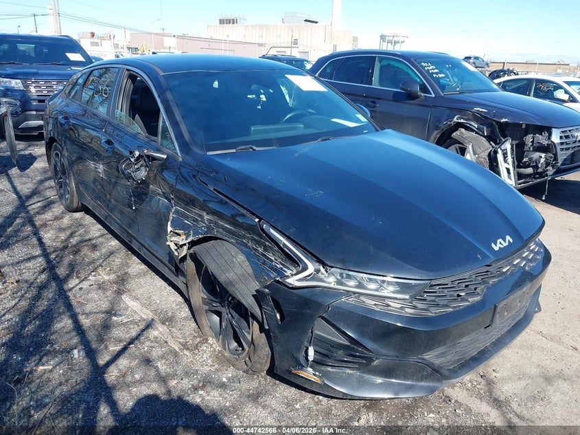2022 Kia K5 VIN 5XXG64J20NG148885 IAAI salvage auction — SIDE, Wait Title, sold $4,200 on 2026-07-31 (photo 6)
