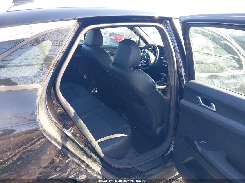2022 Kia K5 VIN 5XXG64J20NG148885 IAAI salvage auction — SIDE, Wait Title, sold $4,200 on 2026-07-31 (photo 8)