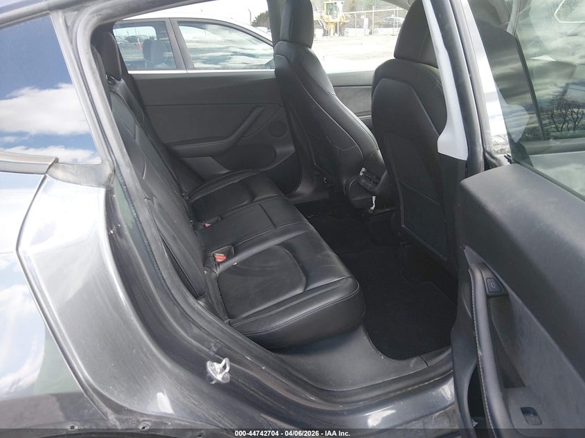 2021 Tesla Model y VIN 5YJYGDEE3MF184528 IAAI salvage auction — FRONT & REAR, Salvage (New Hampshire), sold $6,700 on 2026-07-23 (photo 8)