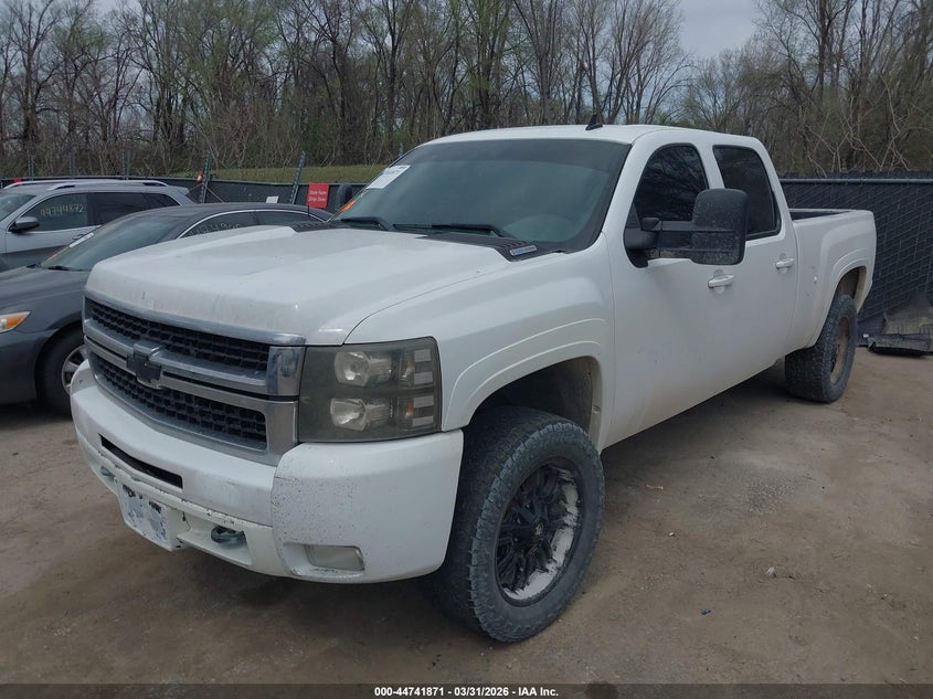 2008 Chevrolet Silverado 2500 VIN 1GCHK23608F219865 IAAI salvage auction — REAR END, Salvage (Missouri), sold $2,850 on 2026-07-20 (photo 2)