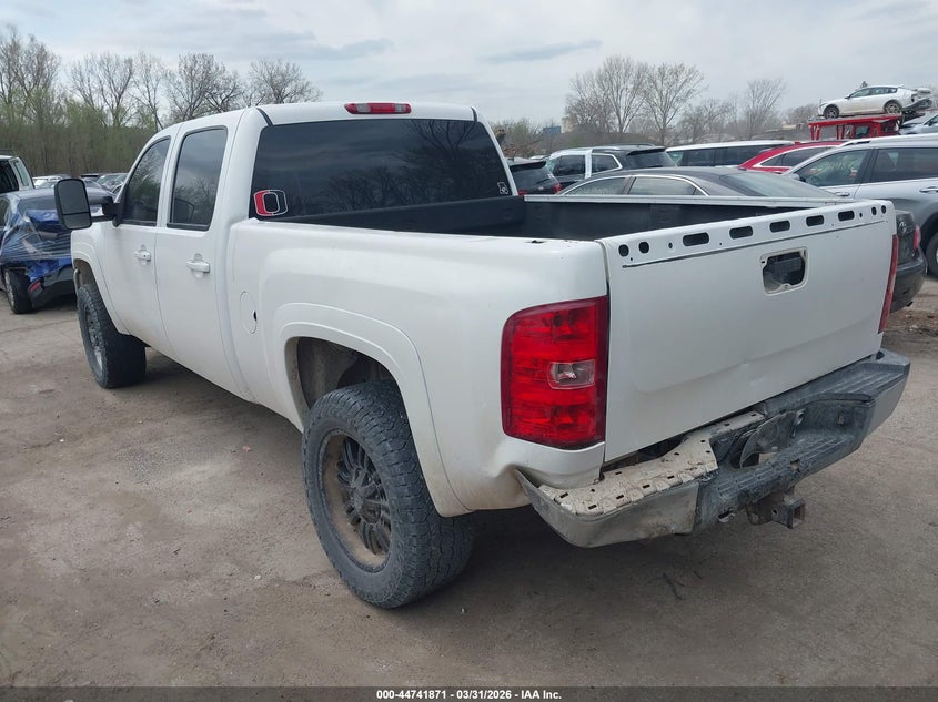 2008 Chevrolet Silverado 2500 VIN 1GCHK23608F219865 IAAI salvage auction — REAR END, Salvage (Missouri), sold $2,850 on 2026-07-20 (photo 3)