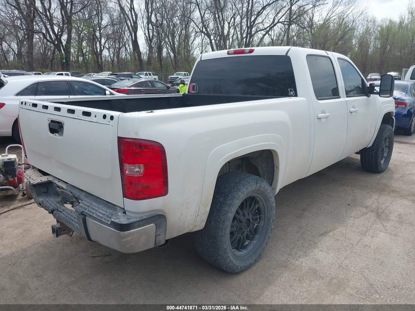 2008 Chevrolet Silverado 2500 VIN 1GCHK23608F219865 IAAI salvage auction — REAR END, Salvage (Missouri), sold $2,850 on 2026-07-20 (photo 4)