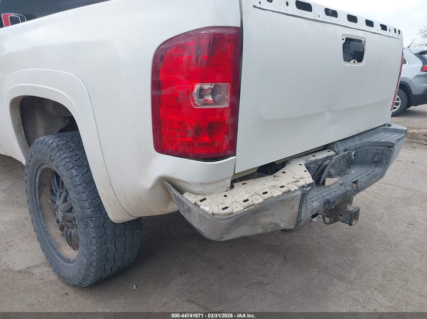 2008 Chevrolet Silverado 2500 VIN 1GCHK23608F219865 IAAI salvage auction — REAR END, Salvage (Missouri), sold $2,850 on 2026-07-20 (photo 6)