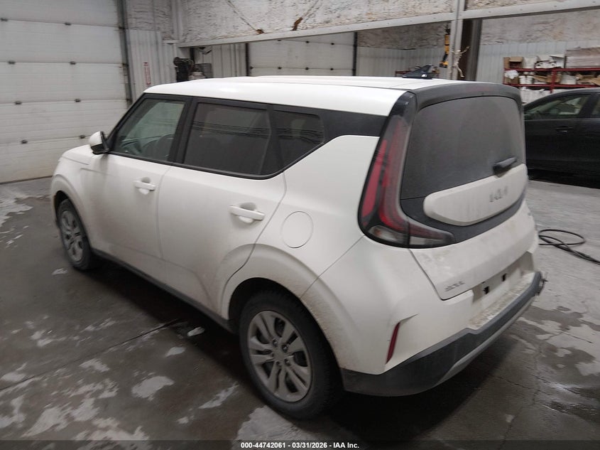 2023 Kia Soul VIN KNDJ23AU8P7890704 IAAI salvage auction — RIGHT SIDE, Bill Of Sale (Alaska), sold $1,450 on 2026-07-31 (photo 3)
