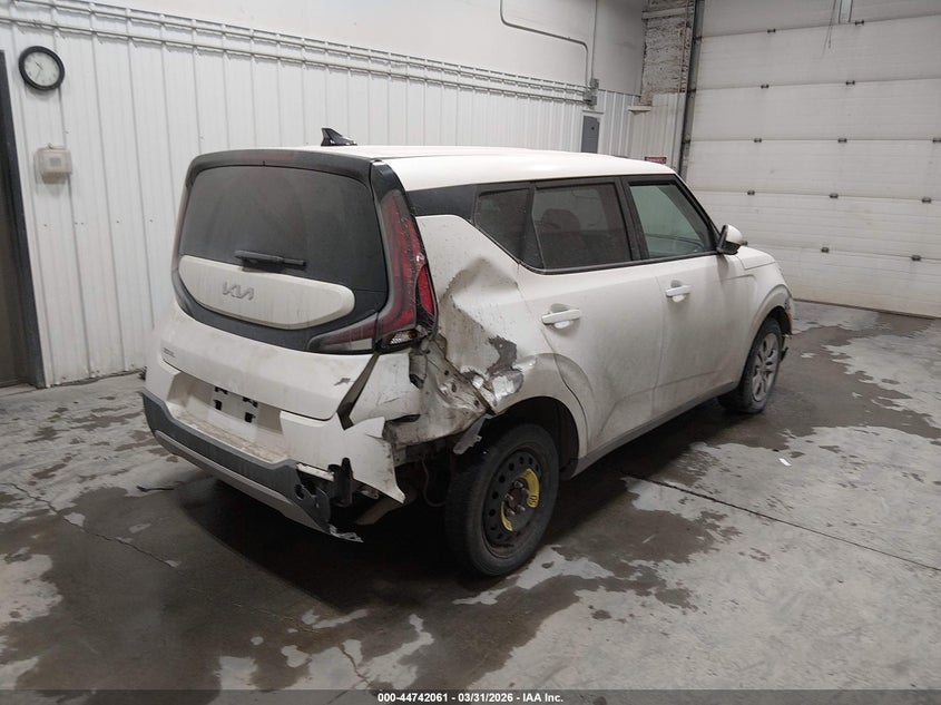 2023 Kia Soul VIN KNDJ23AU8P7890704 IAAI salvage auction — RIGHT SIDE, Bill Of Sale (Alaska), sold $1,450 on 2026-07-31 (photo 4)