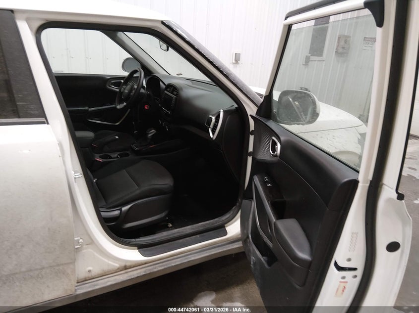 2023 Kia Soul VIN KNDJ23AU8P7890704 IAAI salvage auction — RIGHT SIDE, Bill Of Sale (Alaska), sold $1,450 on 2026-07-31 (photo 5)