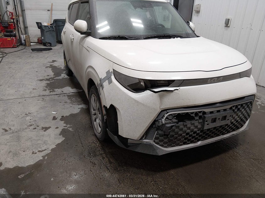 2023 Kia Soul VIN KNDJ23AU8P7890704 IAAI salvage auction — RIGHT SIDE, Bill Of Sale (Alaska), sold $1,450 on 2026-07-31 (photo 6)
