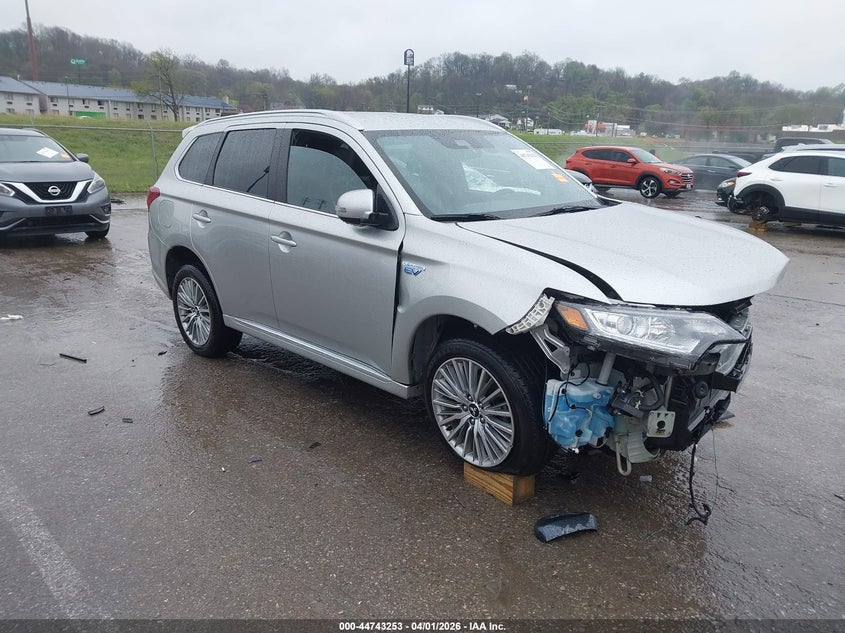 2020 Mitsubishi Outlander VIN JA4J24A55LZ027821 IAAI salvage auction — FRONT END, Salvage (Missouri), sold $2,600 on 2026-07-14 (photo 1)