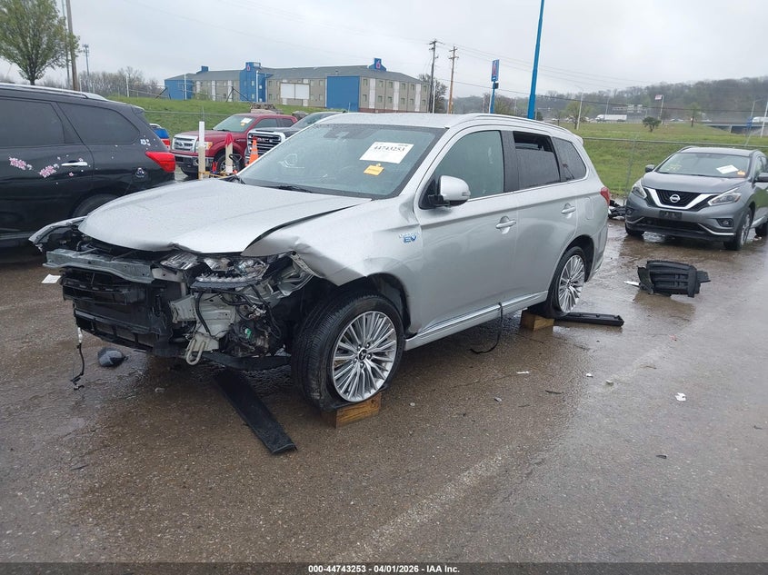 2020 Mitsubishi Outlander VIN JA4J24A55LZ027821 IAAI salvage auction — FRONT END, Salvage (Missouri), sold $2,600 on 2026-07-14 (photo 2)