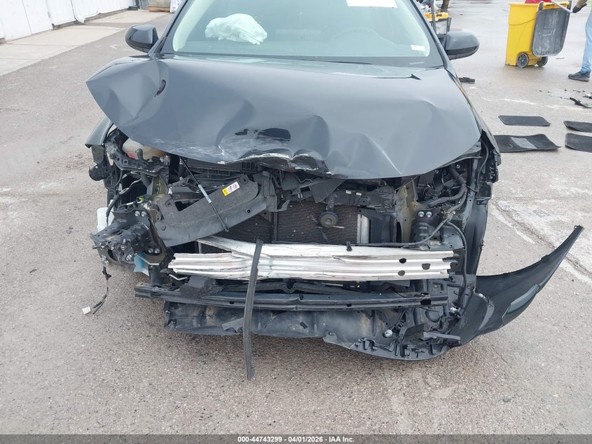 2022 Toyota Corolla VIN 5YFEPMAE2NP277474 IAAI salvage auction — FRONT END, Salvage (Illinois), sold $2,950 on 2026-07-28 (photo 6)
