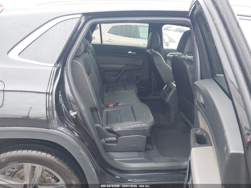 2022 Volkswagen Atlas cross sport VIN 1V2SE2CA0NC218387 IAAI salvage auction — FRONT END, Salvage (Oregon), sold $12,250 on 2026-08-20 (photo 8)