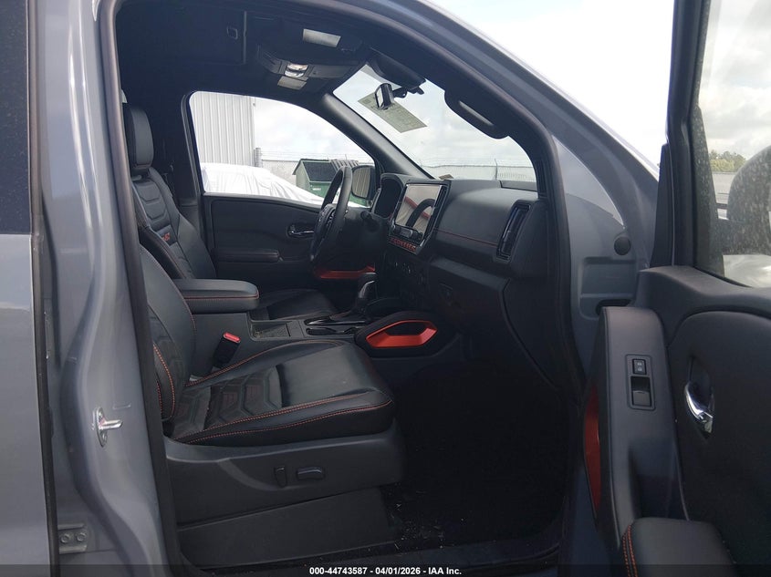 2025 Nissan Navara (frontier) VIN 1N6ED1EK2SN659355 IAAI salvage auction — REAR END, Wait Title, sold $11,900 on 2026-08-19 (photo 5)