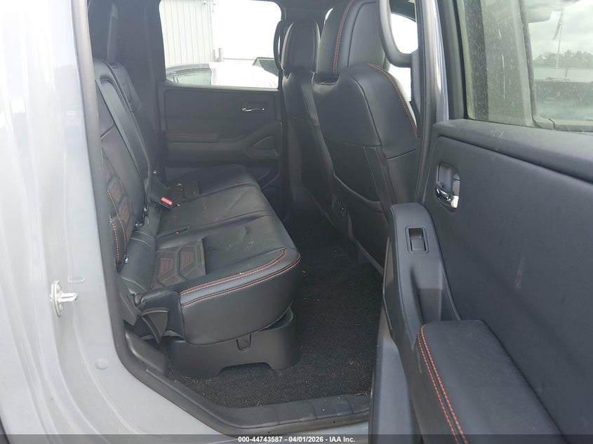 2025 Nissan Navara (frontier) VIN 1N6ED1EK2SN659355 IAAI salvage auction — REAR END, Wait Title, sold $11,900 on 2026-08-19 (photo 8)