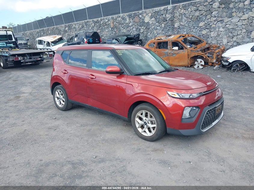 2022 Kia Soul VIN KNDJ23AUXN7817783 IAAI salvage auction — WATER/FLOOD, Salvage (Hawaii), sold $675 on 2026-07-14 (photo 1)