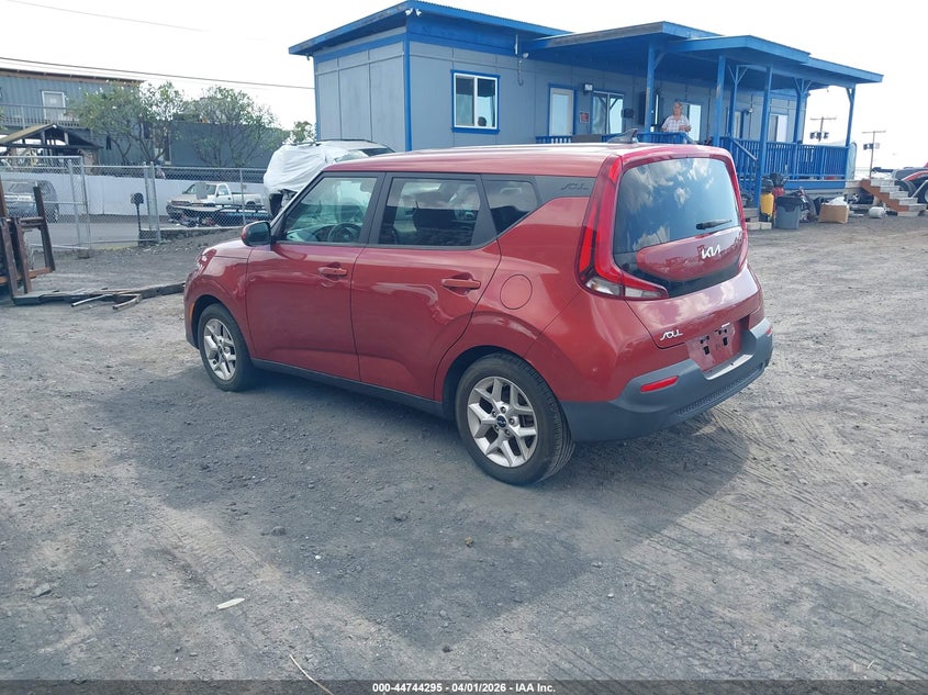 2022 Kia Soul VIN KNDJ23AUXN7817783 IAAI salvage auction — WATER/FLOOD, Salvage (Hawaii), sold $675 on 2026-07-14 (photo 3)