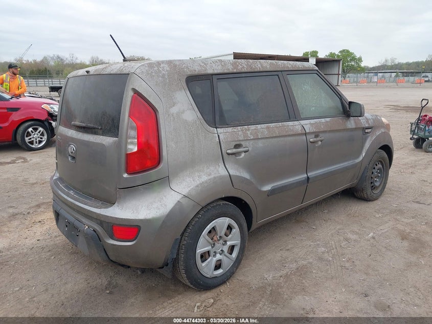 2013 Kia Soul VIN KNDJT2A55D7624214 IAAI salvage auction — NORMAL WEAR, Salvage (Texas), sold $850 on 2026-07-15 (photo 4)