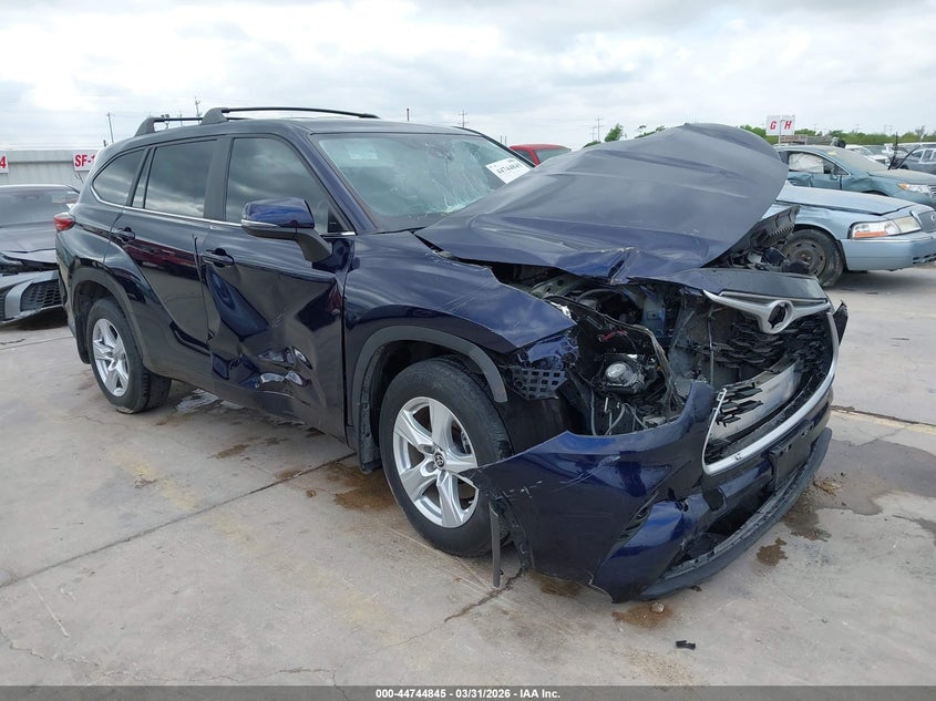 2023 Toyota Highlander VIN 5TDKDRAH8PS010739 IAAI salvage auction — FRONT END, Original (Texas), sold $11,300 on 2026-07-13 (photo 1)
