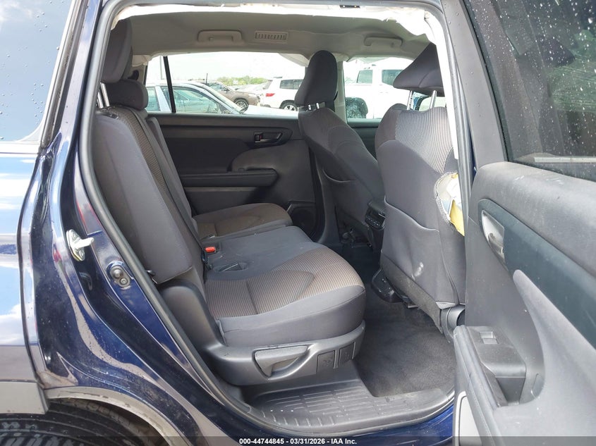 2023 Toyota Highlander VIN 5TDKDRAH8PS010739 IAAI salvage auction — FRONT END, Original (Texas), sold $11,300 on 2026-07-13 (photo 8)