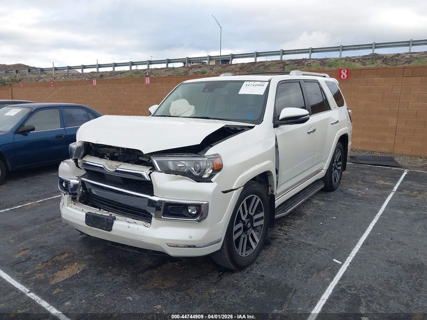 2021 Toyota 4runner VIN JTEDU5JR9M5232438 IAAI salvage auction — REAR END, Salvage (California), sold $10,125 on 2026-07-29 (photo 2)