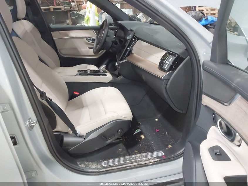 2026 Volvo Xc90 VIN YV4062JE9T1483388 IAAI salvage auction — LEFT FRONT, Wait Title, sold $13,800 on 2026-07-15 (photo 5)