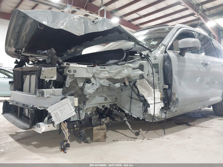 2026 Volvo Xc90 VIN YV4062JE9T1483388 IAAI salvage auction — LEFT FRONT, Wait Title, sold $13,800 on 2026-07-15 (photo 6)