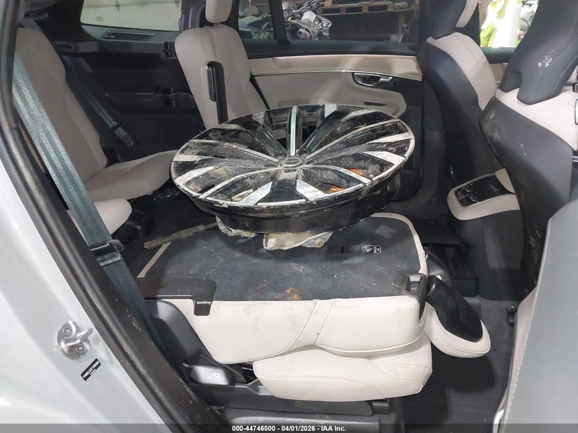 2026 Volvo Xc90 VIN YV4062JE9T1483388 IAAI salvage auction — LEFT FRONT, Wait Title, sold $13,800 on 2026-07-15 (photo 8)