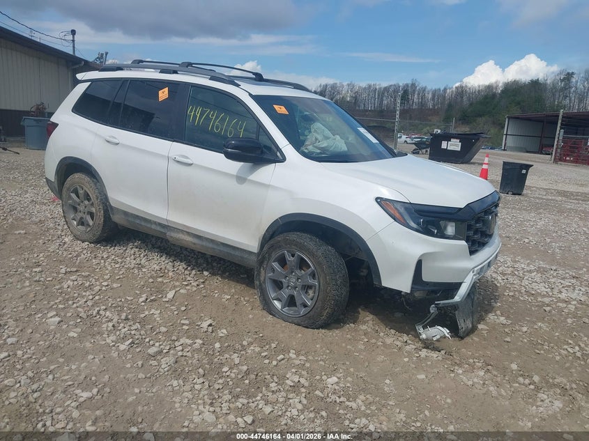 2025 Honda Passport VIN 5FNYF8H64SB015002 IAAI salvage auction — BIO HAZARD, Salvage (Kentucky), sold $8,950 on 2026-07-28 (photo 1)