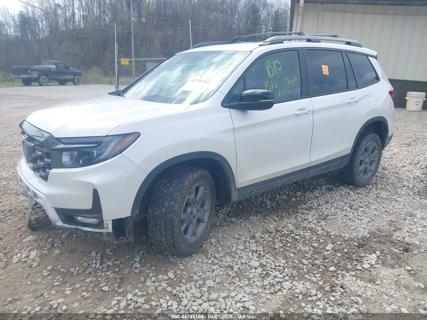 2025 Honda Passport VIN 5FNYF8H64SB015002 IAAI salvage auction — BIO HAZARD, Salvage (Kentucky), sold $8,950 on 2026-07-28 (photo 2)