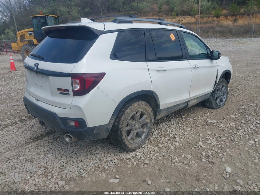 2025 Honda Passport VIN 5FNYF8H64SB015002 IAAI salvage auction — BIO HAZARD, Salvage (Kentucky), sold $8,950 on 2026-07-28 (photo 4)