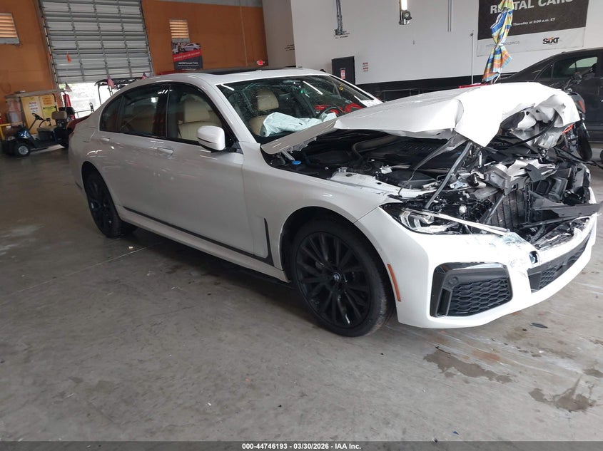 2022 BMW 7er VIN WBA7T2C03NCG89874 — IAAI salvage auction photo