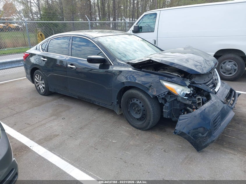 2017 Nissan Altima VIN 1N4AL3AP7HC470213 IAAI salvage auction — FRONT END, Wait Title, sold $425 on 2026-09-03 (photo 1)