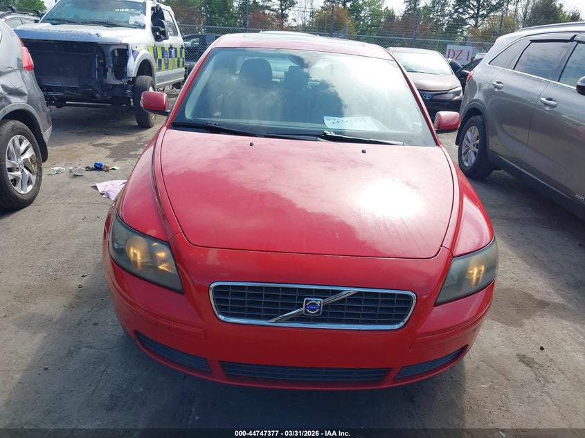 2005 Volvo S40 VIN YV1MS382X52089925 IAAI salvage auction — NORMAL WEAR, Clear (Michigan), sold $1,225 on 2026-07-13 (photo 6)