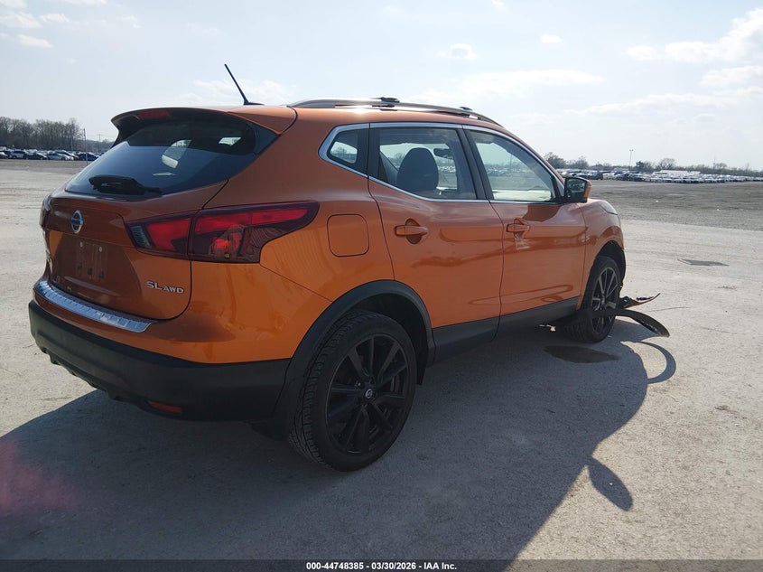 2017 Nissan Rogue VIN JN1BJ1CR1HW116258 IAAI salvage auction — FRONT END, Salvage (Illinois), sold $1,800 on 2026-07-28 (photo 4)