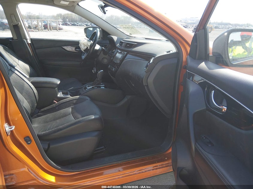 2017 Nissan Rogue VIN JN1BJ1CR1HW116258 IAAI salvage auction — FRONT END, Salvage (Illinois), sold $1,800 on 2026-07-28 (photo 5)