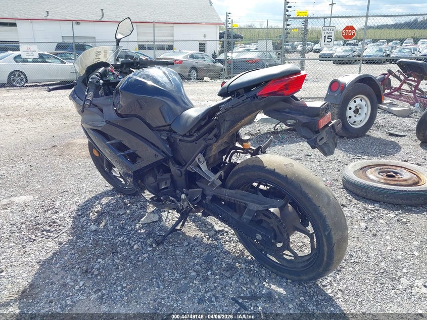 2014 Kawasaki Ex300 VIN JKAEX8B18EDA05983 IAAI salvage auction — SIDE, Wait Title, sold $500 on 2026-07-14 (photo 3)