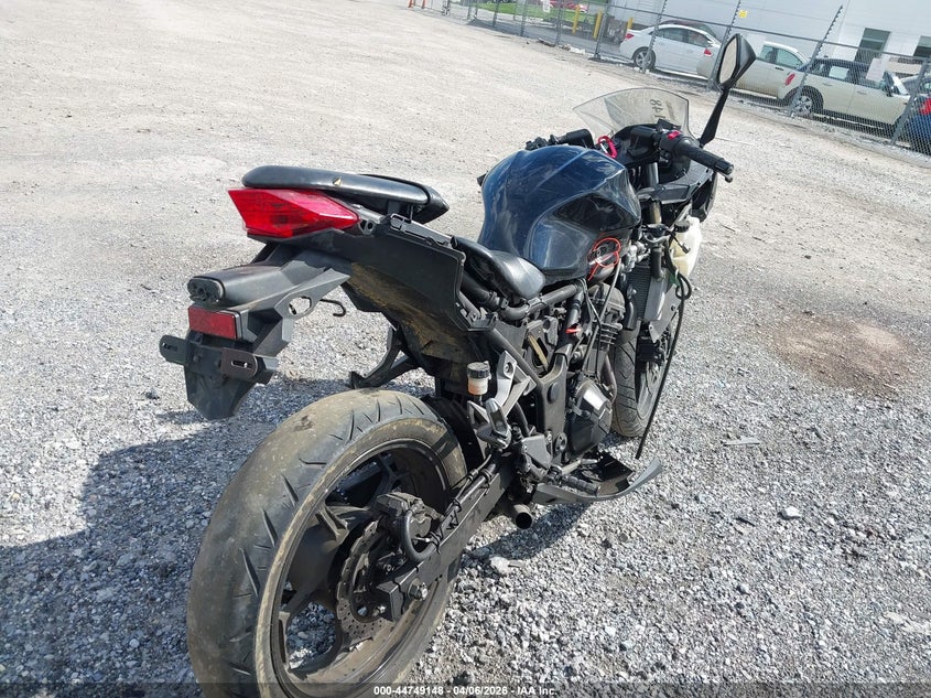 2014 Kawasaki Ex300 VIN JKAEX8B18EDA05983 IAAI salvage auction — SIDE, Wait Title, sold $500 on 2026-07-14 (photo 4)