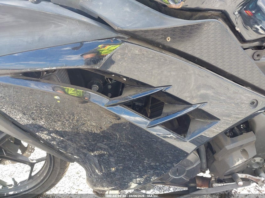 2014 Kawasaki Ex300 VIN JKAEX8B18EDA05983 IAAI salvage auction — SIDE, Wait Title, sold $500 on 2026-07-14 (photo 9)