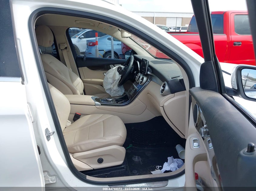 2019 Mercedes-benz Glc VIN WDC0G4JB9KV124738 IAAI salvage auction — LEFT FRONT, Clear (Oklahoma), sold $4,750 on 2026-08-01 (photo 5)