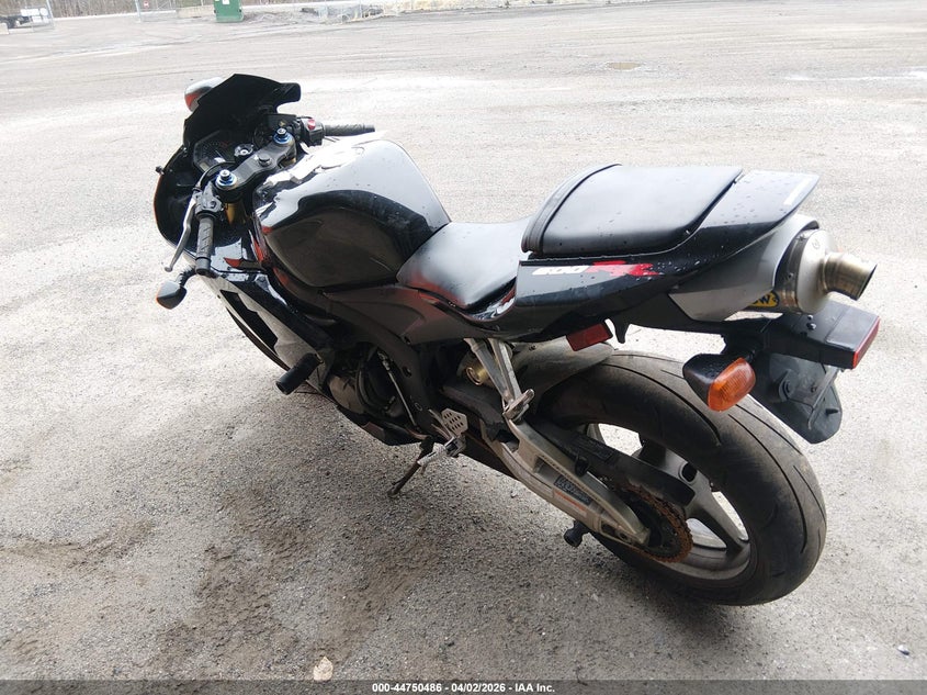 2005 Honda Cbr VIN JH2PC37085M205540 IAAI salvage auction — THEFT, Salvage (Florida), sold $1,300 on 2026-07-08 (photo 3)